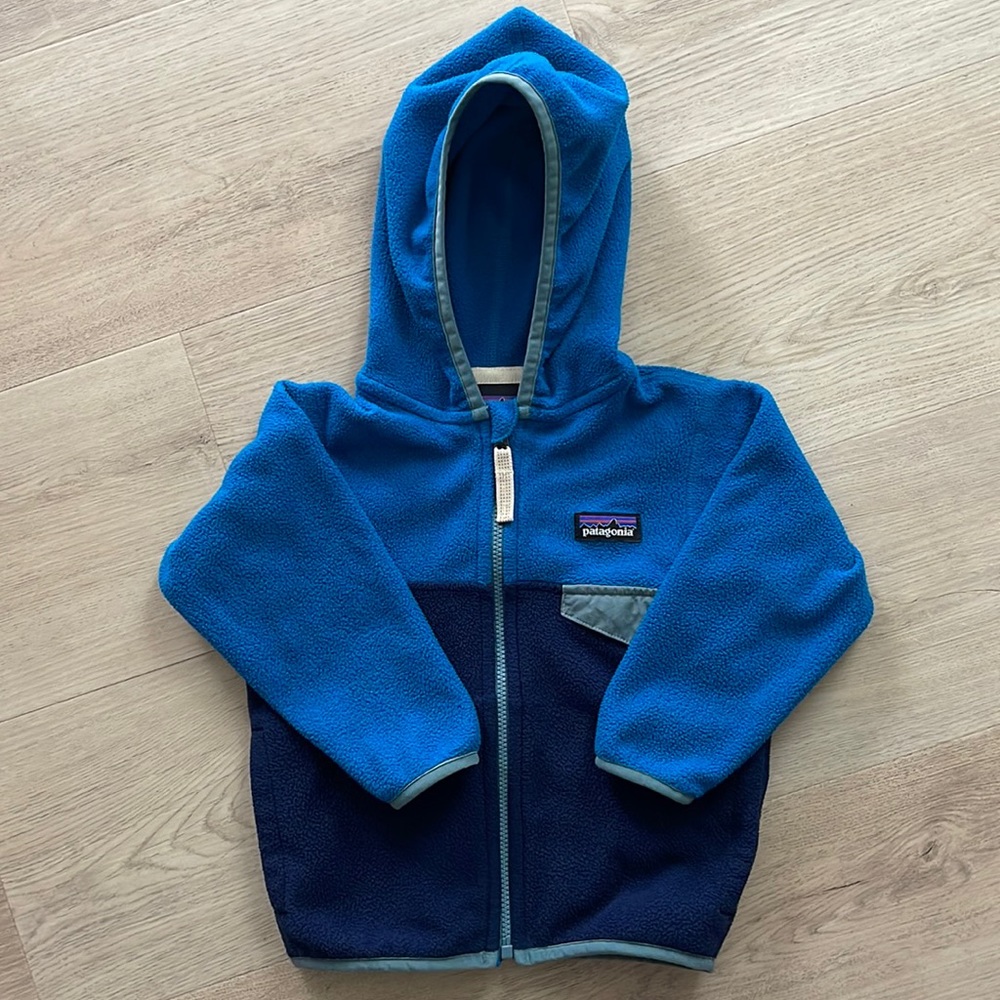 Size 12-18 month Patagonia zip up hoodie
